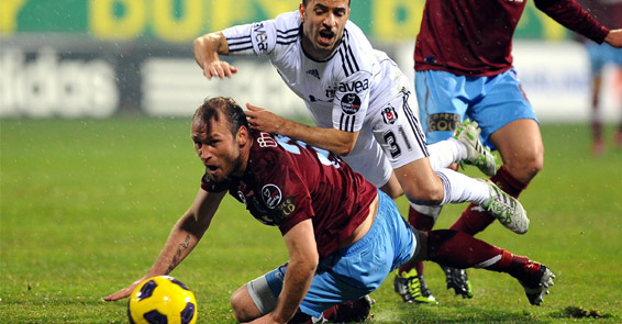 [Resim: muthis-derbi-nefesleri-kesti-1186601.Jpeg]