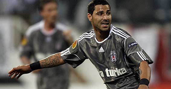 Q7 gidiyor Reyes geliyor