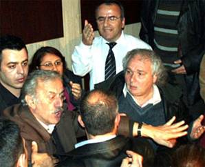 Kanadoğluna tek kişilik protesto