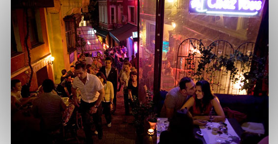 Beyoğlu'nda çift kişilik koltuk yasağı