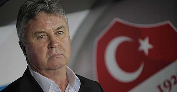 hiddink-hamit-real-de-ilk-11-de-oynayamaz-1373191.Jpeg