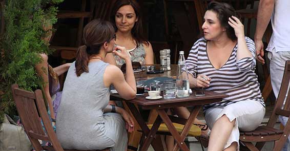 Fatmagülün yengesine bir haller oldu