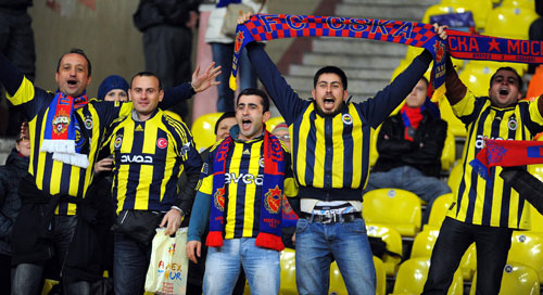 [Resim: cska-moskova-nin-turk-destekcileri-1705441.Jpeg]