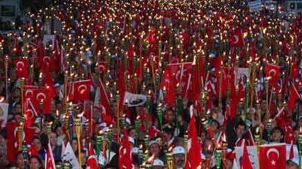 29 Ekim'e Başkent'te yasak, İstanbul'da bayrak gerginliği