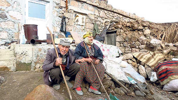 Yarım asırlık evleri yıkıldı - Son Dakika Haberler