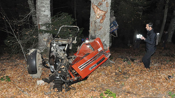 Traktör 100 metrelik uçuruma yuvarlandı 2 ölü