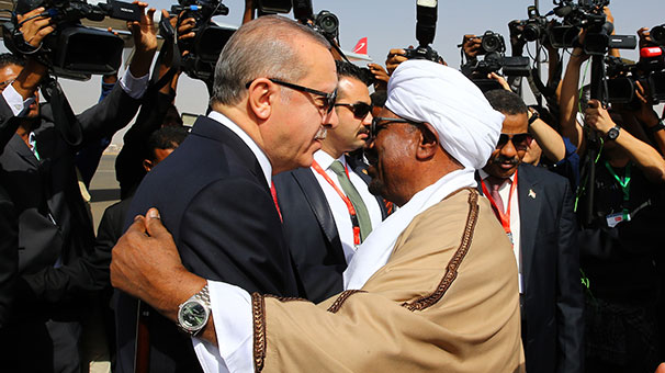 Erdoğan'dan Sudan (Ömer El Beşir) yorumu: 'Malumunuz darbeyle gelmiş bir siyasetçi değilim'