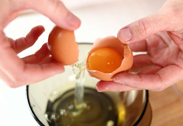 Yumurta akı maskesi nasıl yapılır