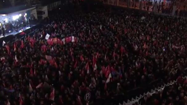 Son dakika... CumhurbaÅkanÄ± ErdoÄan balkon konuÅmasÄ± yapÄ±yor