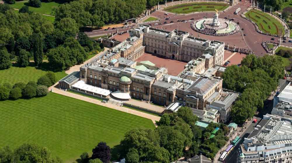 1- Buckingham Sarayı<br />
