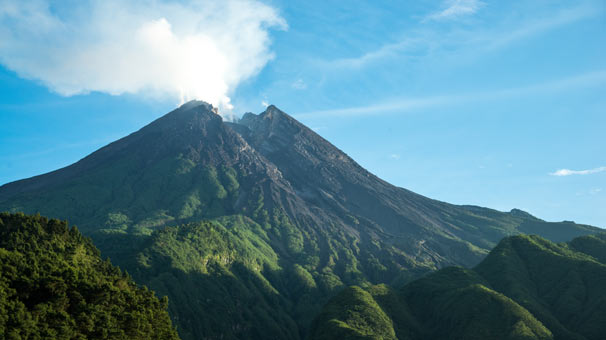 <strong>3. Merapi Yanardağı, Endonezya</strong>