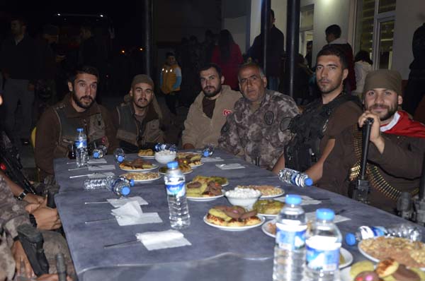 Afrin'e giden Ã¶zel harekatÃ§Ä±lar 2,5 ay sonra kente dÃ¶ndÃ¼
