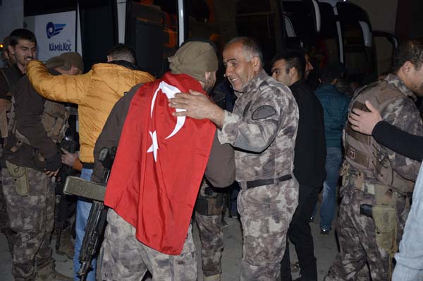 Afrin'e giden Ã¶zel harekatÃ§Ä±lar 2,5 ay sonra kente dÃ¶ndÃ¼