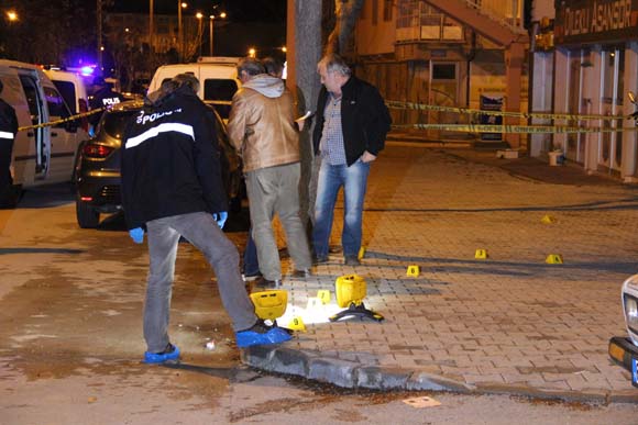 Karaman'da silahlÄ± Ã§atÄ±Åma! Evine ateÅ edilince balkona Ã§Ä±kÄ±p...