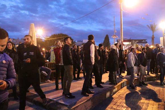 Ä°ntihar iÃ§in saat kulesine Ã§Ä±kan kiÅiye 'atla' dediler! BakÄ±n sonra ne oldu?