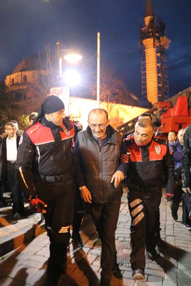 Ä°ntihar iÃ§in saat kulesine Ã§Ä±kan kiÅiye 'atla' dediler! BakÄ±n sonra ne oldu?