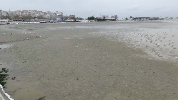 Ä°stanbul'da deniz 150 metre Ã§ekildi