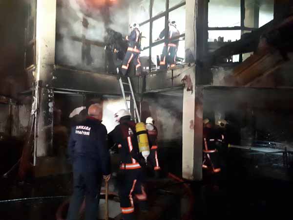 Ankara'da korkutan yangÄ±n: 6 iÅ yeri kullanÄ±lamaz hale geldi