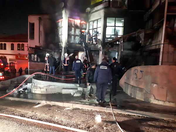 Ankara'da korkutan yangÄ±n: 6 iÅ yeri kullanÄ±lamaz hale geldi