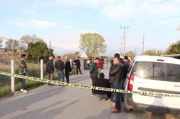 YakÄ±nlarÄ± olay yerine akÄ±n etti... Polis gÃ¶rÃ¼nmemesi iÃ§in battaniye astÄ±