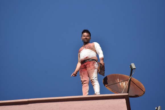 Konya'da korkunÃ§ olay! Sevgilisi terk edince Ã§atÄ±ya Ã§Ä±ktÄ± ve...