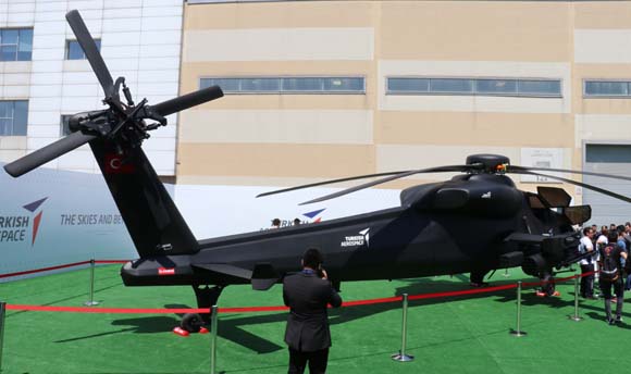 'Atak-2' ilk kez vitrine Ã§Ä±ktÄ±!