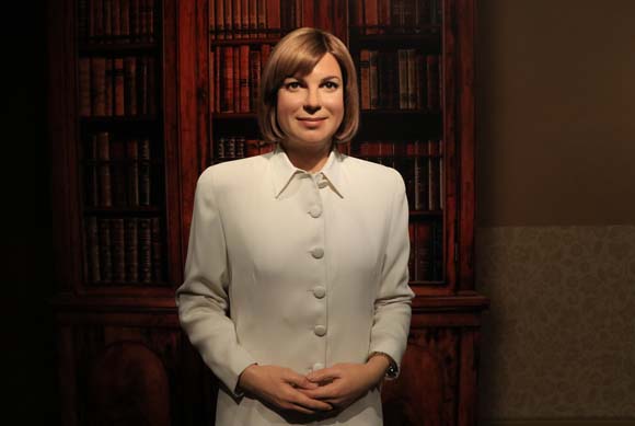 Tansu Ãiller onay verdi ve... 1993'te ilk kez giymiÅti