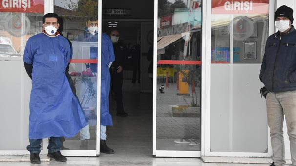 Ä°zmir'in Menderes ilÃ§esinde, bir fabrikada kimyasal maddeden meydana gelen sÄ±zÄ±ntÄ± nedeniyle hastaneye kaldÄ±rÄ±lan 1 iÅÃ§i yaÅamÄ±nÄ± yitirirken, diÄer 3 iÅÃ§inin ise tedavilerine devam edildiÄi belirtildi. Ä°ÅÃ§ilere mÃ¼dahale eden ambulans ekibindeki gÃ¶revli saÄlÄ±k ekibininde de gazdan etkilendiÄi Ã¶Ärenildi. ile ilgili gÃ¶rsel sonucu