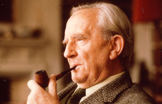 JRR Tolkien filmi geliyor