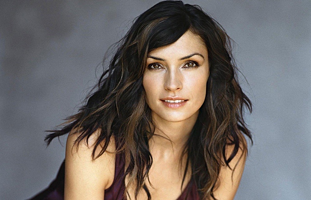 Famke Janssen 'Kickback'te