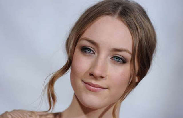 Kraliçe Saoirse Ronan'ı kim yönetecek?