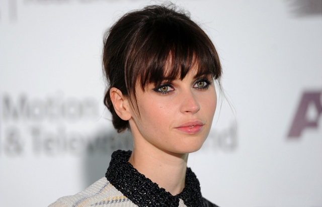 Hawking'in eşi Felicity Jones olacak