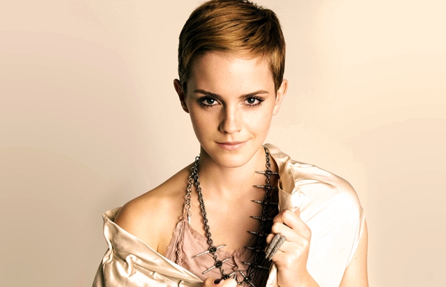 Emma Watson prenses oluyor