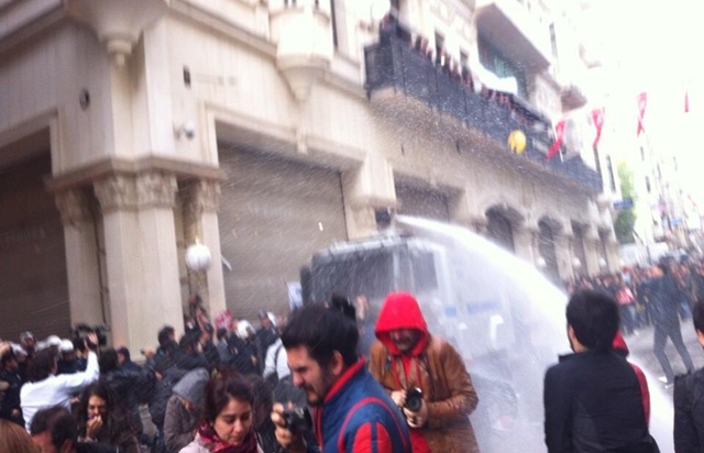 Emek Sineması protestosunda polis şiddeti!