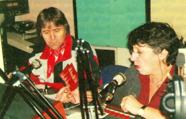 Stüdyo FM, son bir program için Salon'da