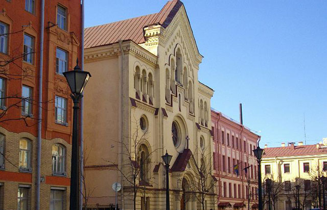 St. Petersburg'un ''yeniden inşası'' korkutuyor