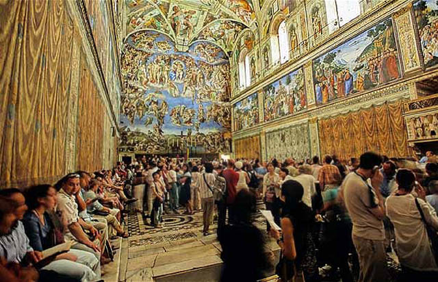 Turistler Sistine'e girmeden vakumlanacak!
