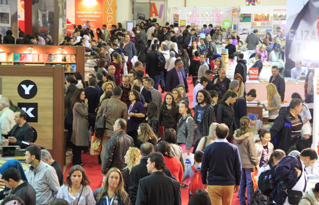 Kitap şöleni başladı: Savaşa karşı kalem