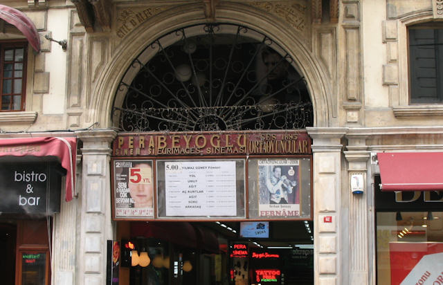 Beyoğlu Sineması destek bekliyor