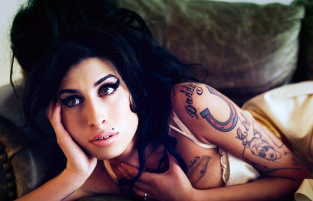 Amy Winehouse'un evi soyuldu