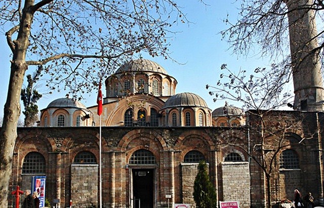 Kariye Mozaikleri elinizin altında