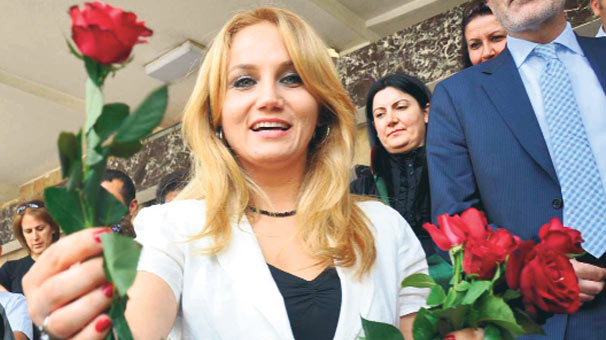 Türkü söylemesi yasak!