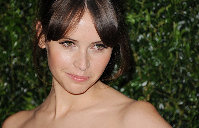 Felicity Jones Kedi Kadın olacak