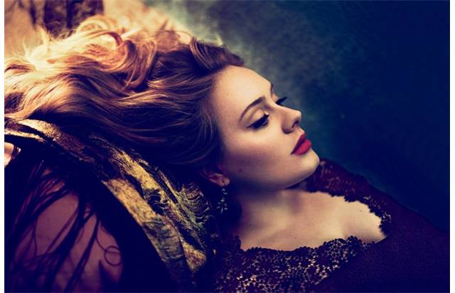 Adele rekora doymuyor!