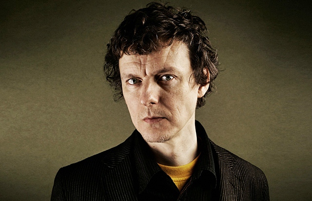 Michel Gondry Metronomy'e klip çekti