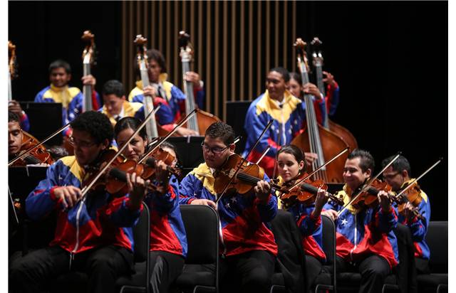 Barış İçin Müzik ve El Sistema el ele