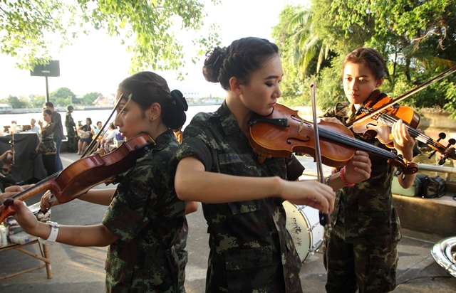 Tayland ordusundan sinema açılımı