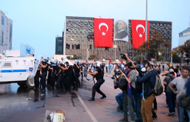 Altın Portakal'da sansüre SİYAD ve jüriden tepki