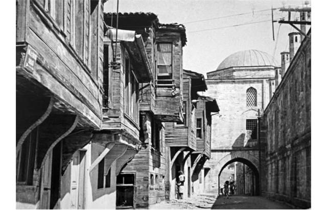 İstanbul'un ahşap konutları bu kitapta