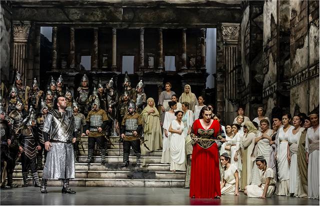 İstanbul Opera Festivali ertelendi